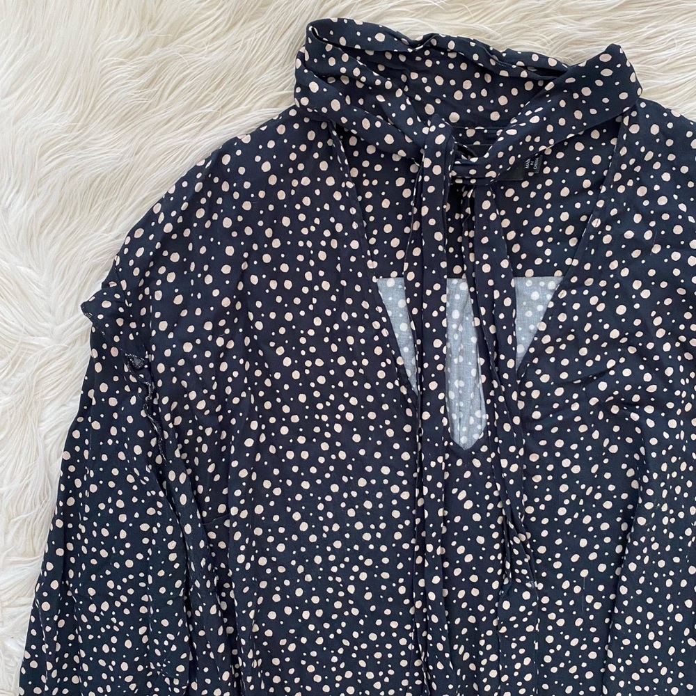 11 Honore Black Tan Scatter Polka Dot Long Sleeve Tie V-Neck Flowy Mini Dress - Picture 3 of 12